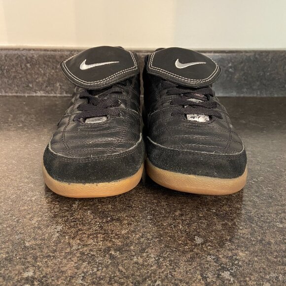 Nike Tiempo 2002 Indoor Soccer Shoes - Size 5 - Picture 10 of 10